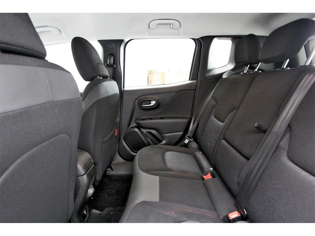 2022 Jeep Renegade Trailhawk photo 3