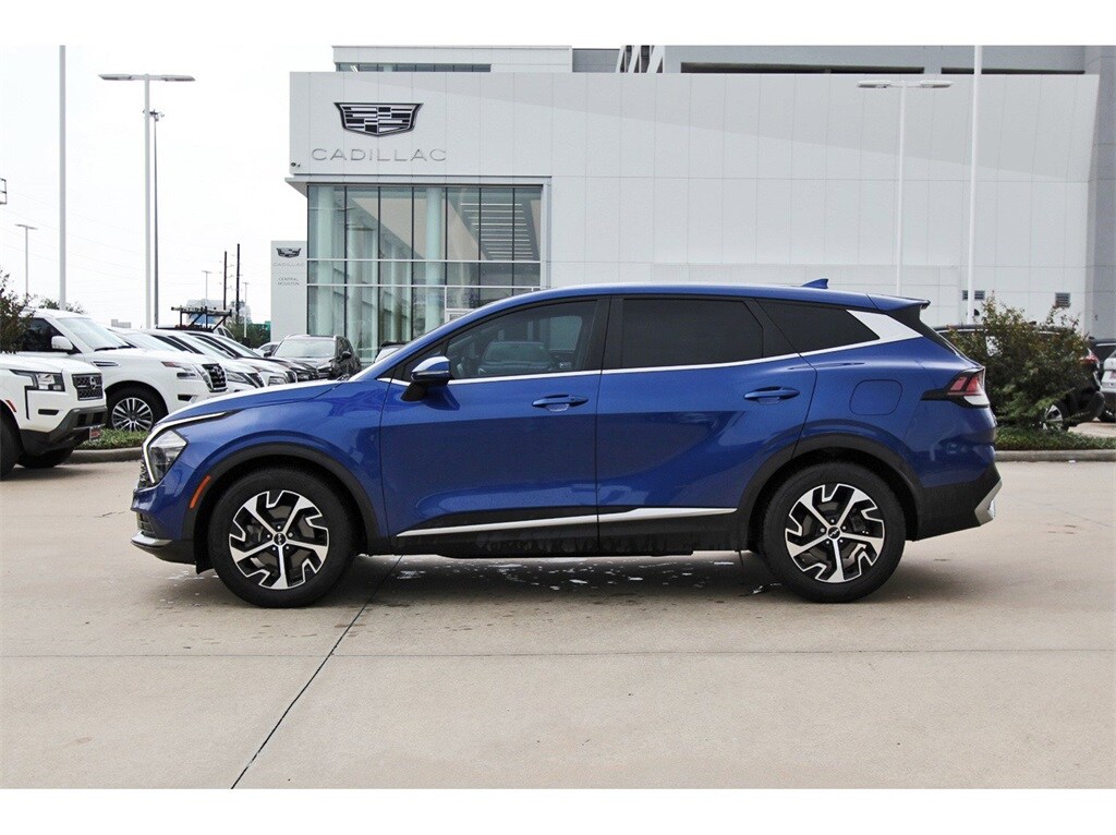 2023 Kia Sportage EX photo 2