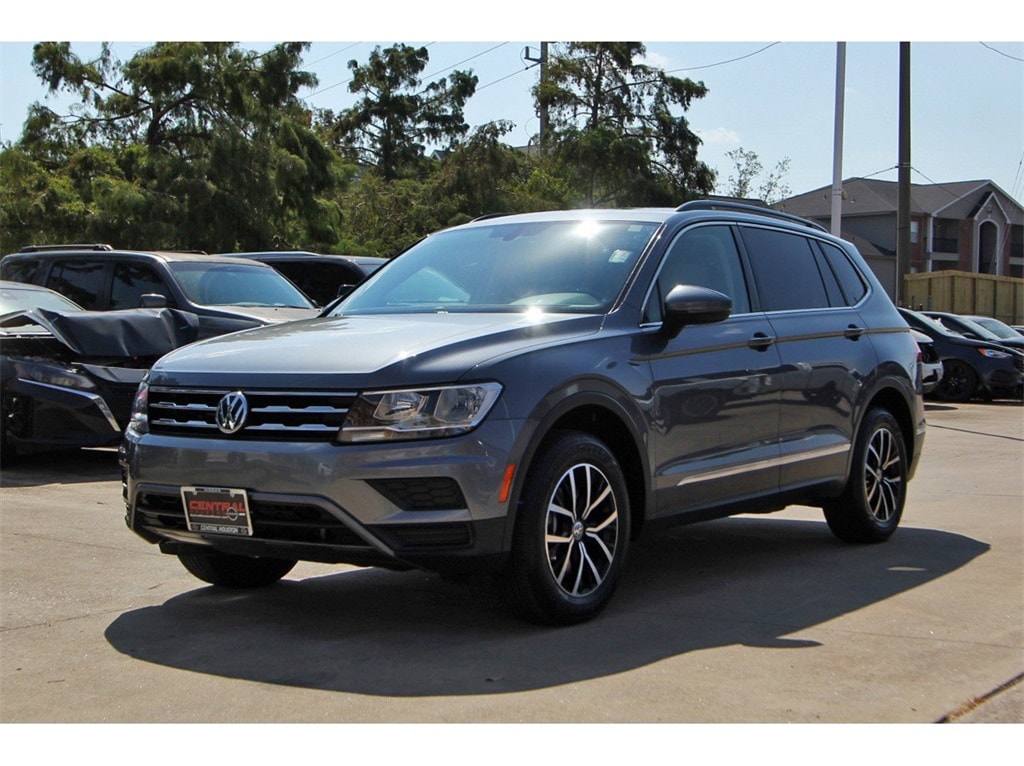 Used 2021 Volkswagen Tiguan SE with VIN 3VV3B7AX5MM075924 for sale in Houston, TX