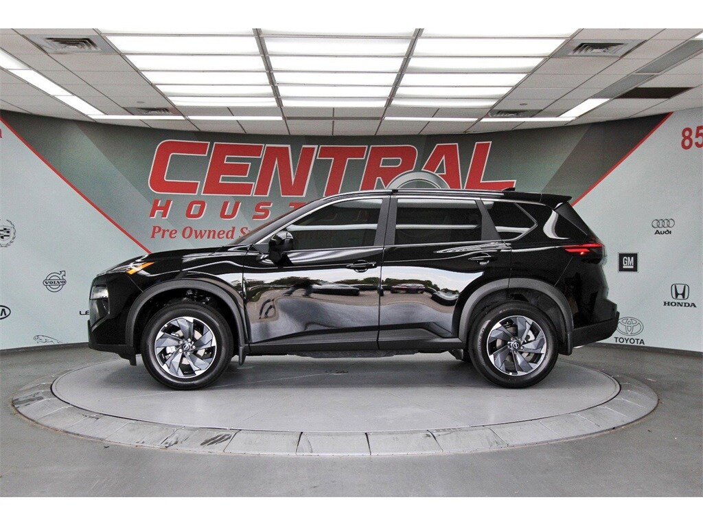 2026 Nissan Rogue SV photo 3