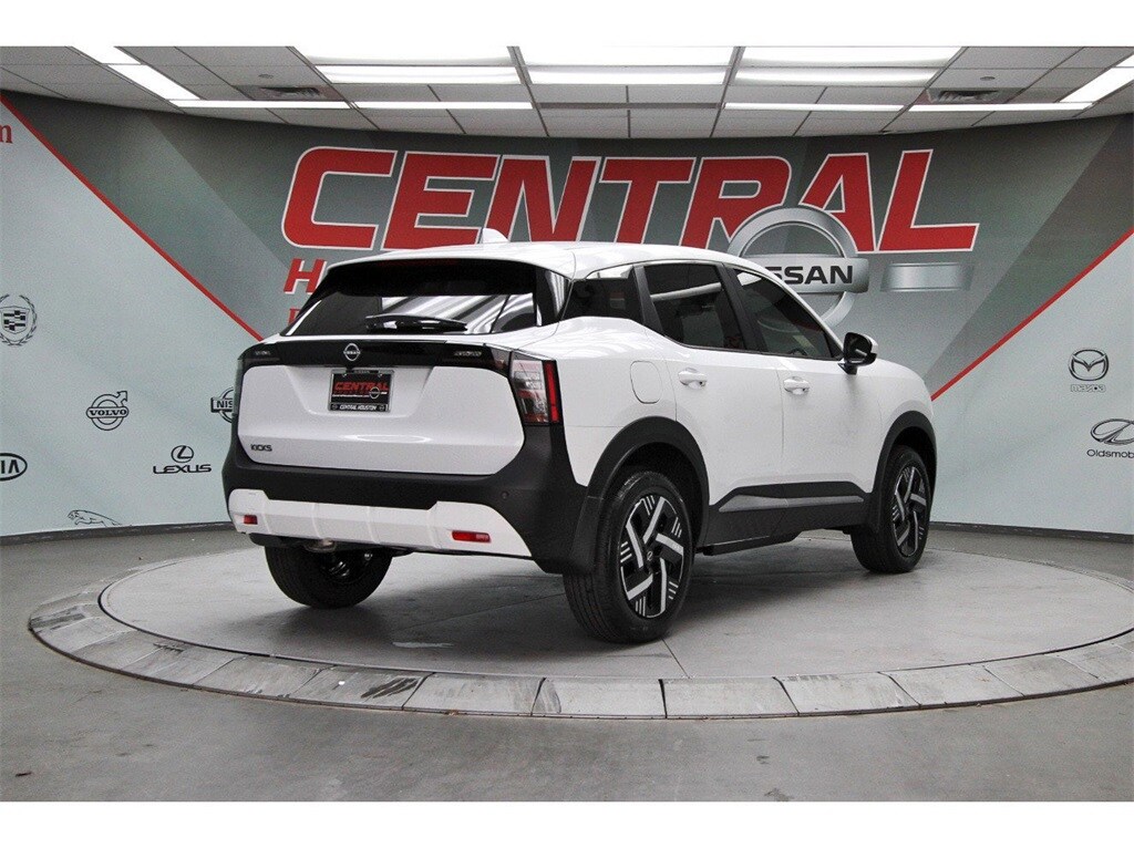 2025 Nissan Kicks SV photo 3