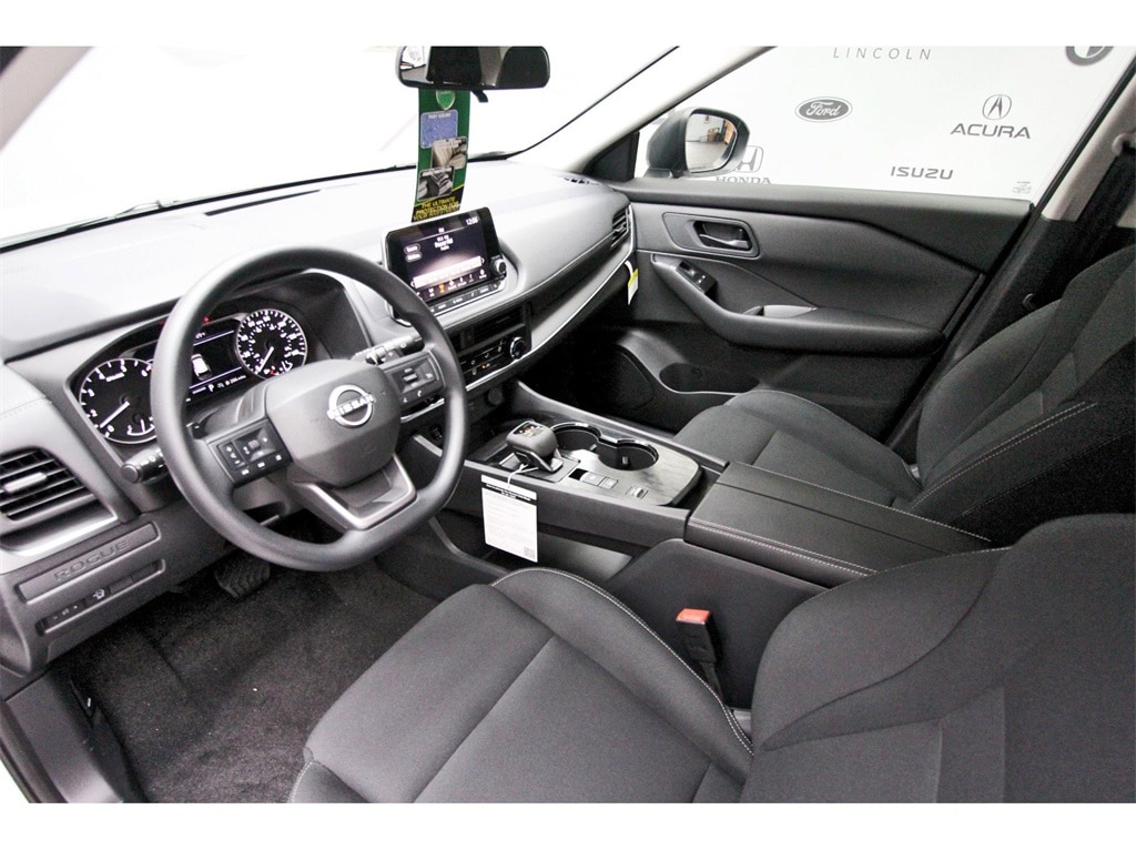2026 Nissan Rogue S photo 7