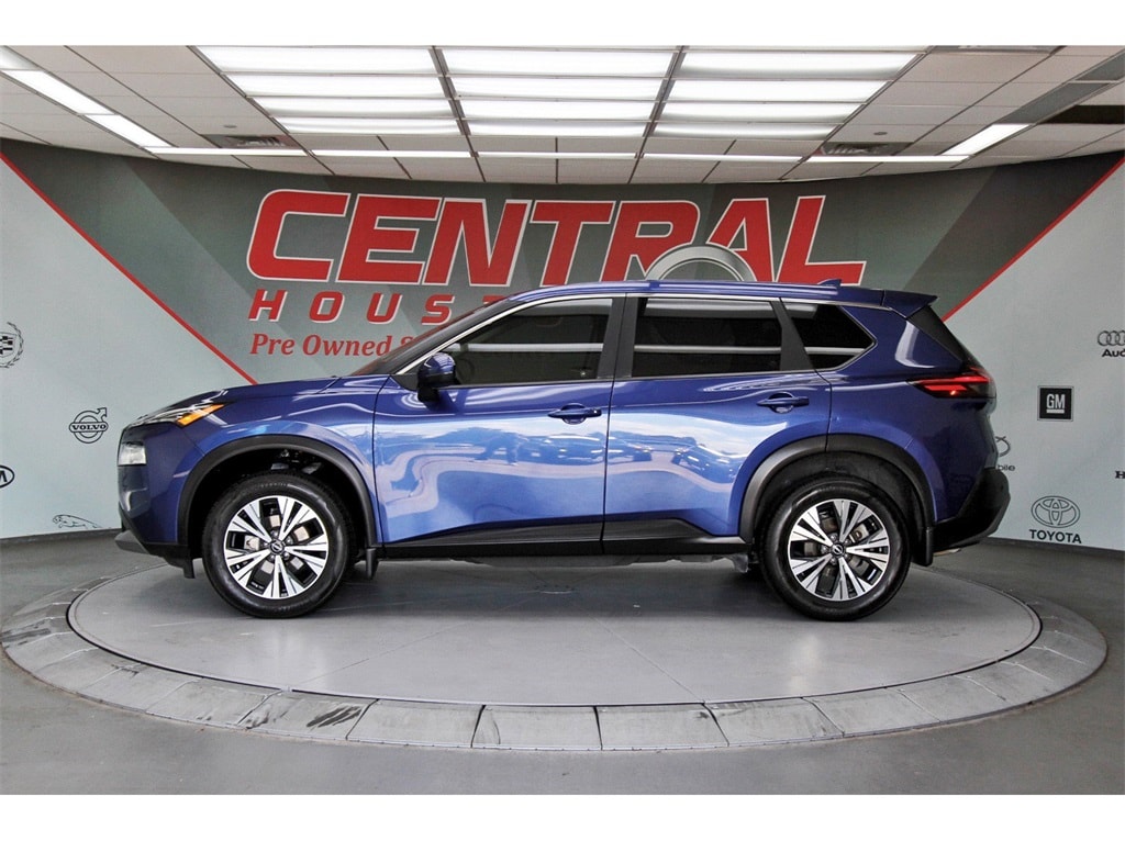 2022 Nissan Rogue SV photo 4