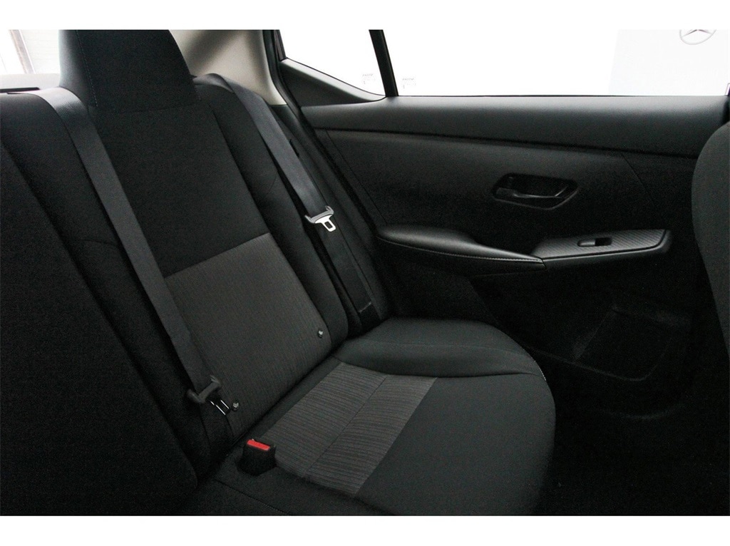 2025 Nissan Sentra SV photo 11
