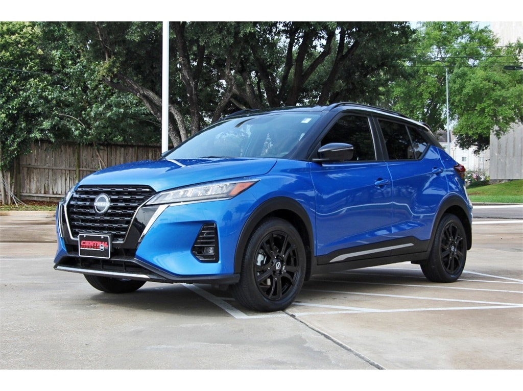 Certified 2022 Nissan Kicks SR with VIN 3N1CP5DV1NL511743 for sale in Houston, TX