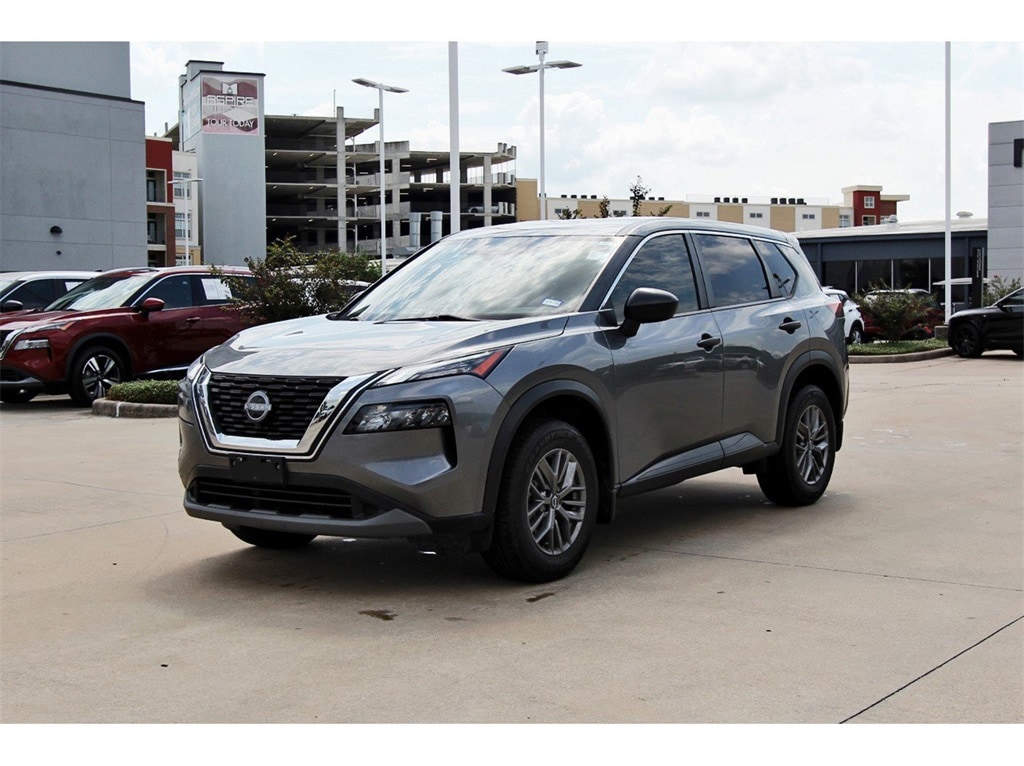 2022 Nissan Rogue S photo 2
