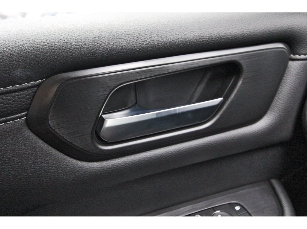 2026 Nissan Armada SV - Photo 17