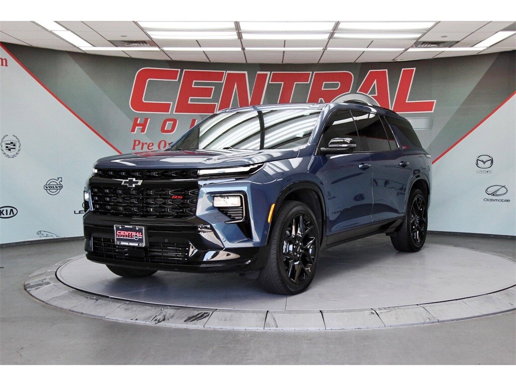 Used 2025 Chevrolet Traverse RS SUV