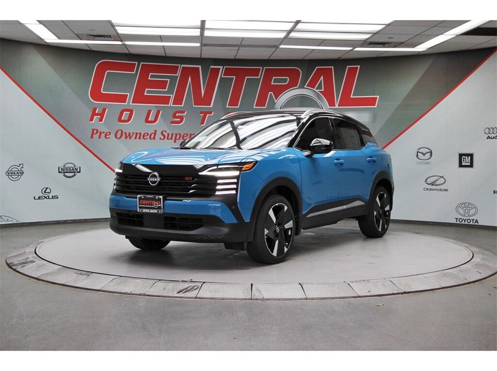 2025 Nissan Kicks SR photo 2