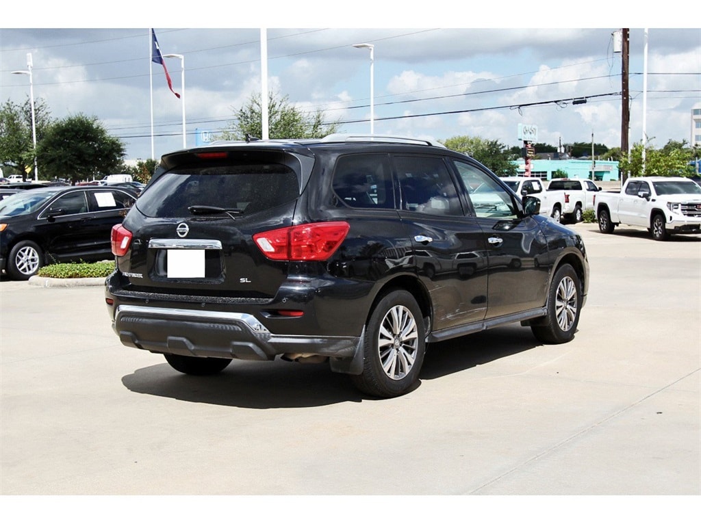 2018 Nissan Pathfinder SL photo 4