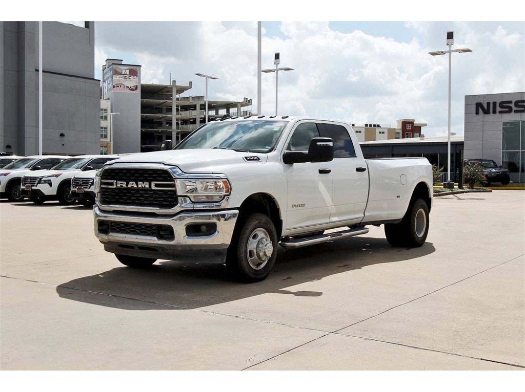 2024 Ram 3500 Big Horn photo 2