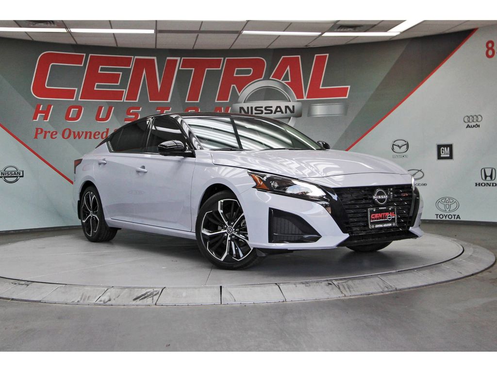 New 2026 Nissan Altima SR