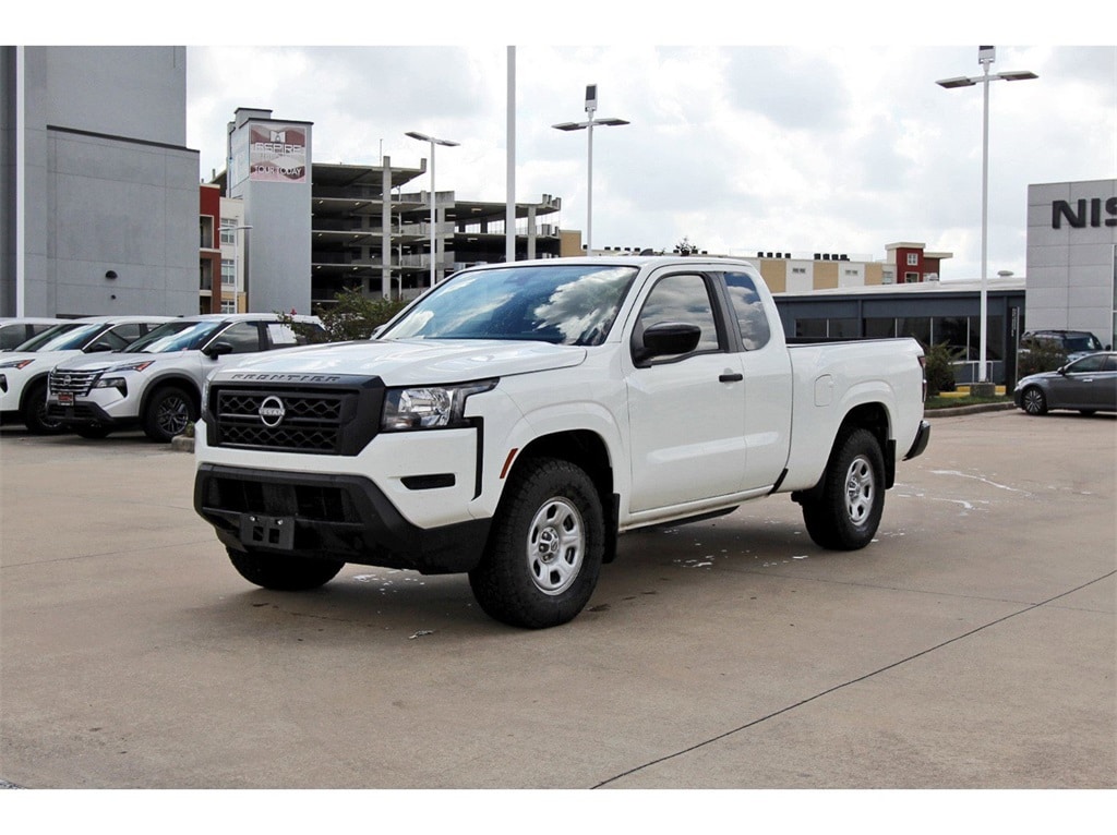 2024 Nissan Frontier S photo 2