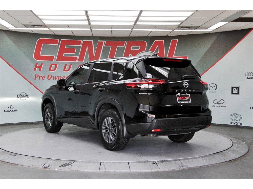 2025 Nissan Rogue S photo 3