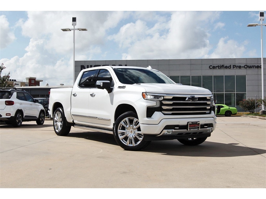 2023 Chevrolet Silverado 1500 High Country's photo