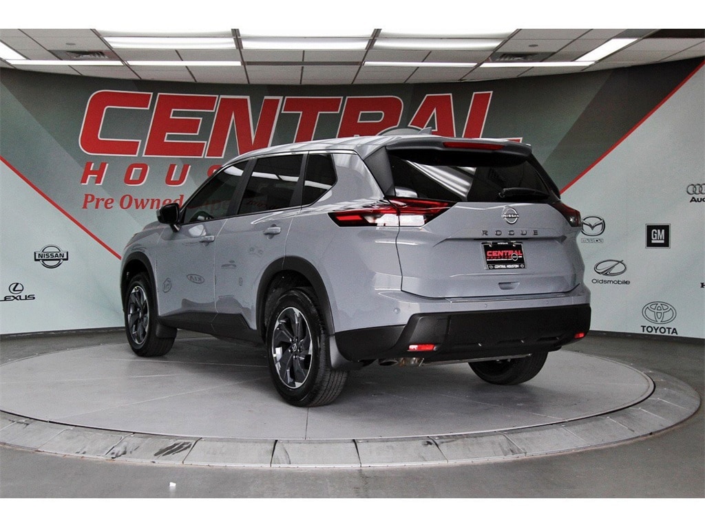 2026 Nissan Rogue SV photo 3