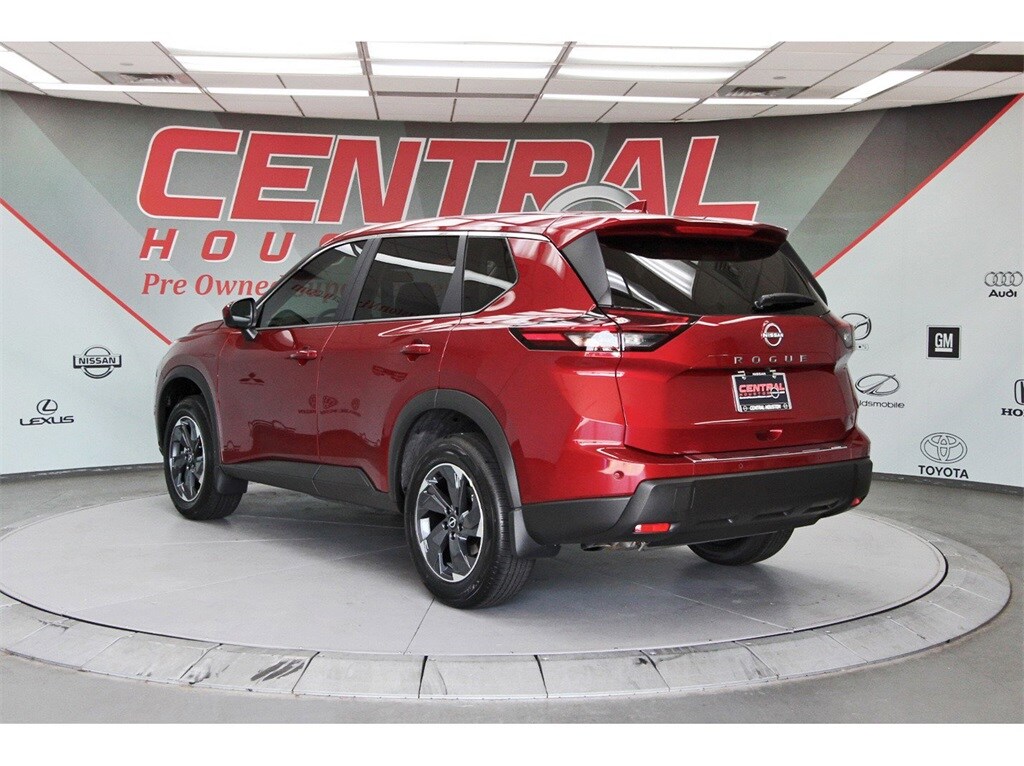 2026 Nissan Rogue SV photo 4