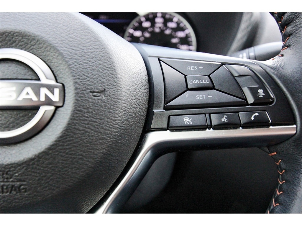 2024 Nissan Sentra SR photo 11
