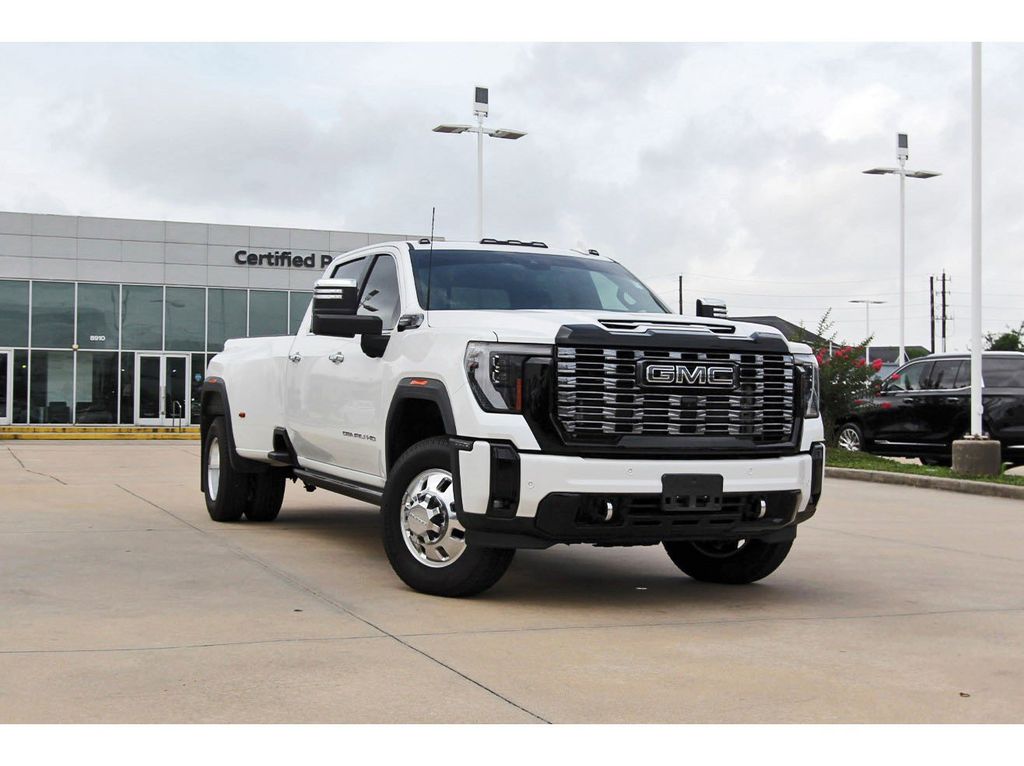 2025 GMC Sierra 4WD Crew Cab LB DRW Denali Ultimate's photo