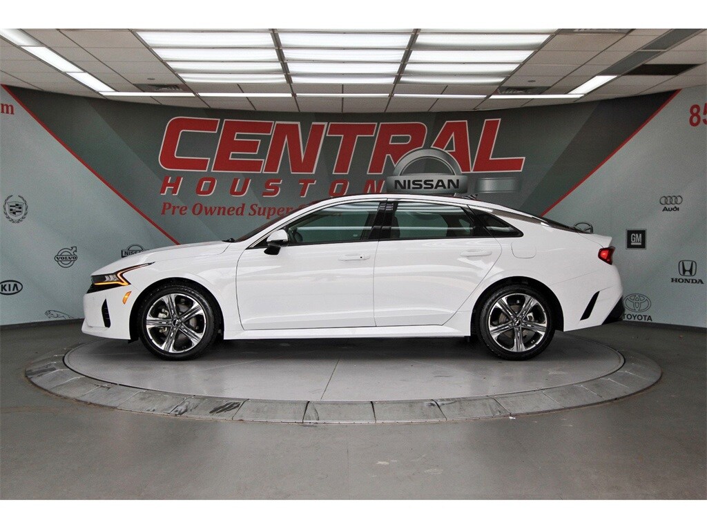 2022 Kia K5 EX photo 3