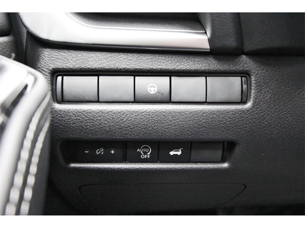 2025 Nissan Rogue SV photo 12