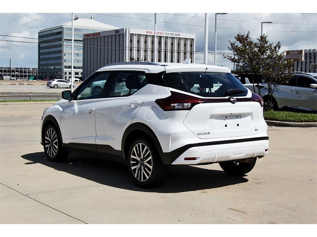 2023 Nissan Kicks SV photo 3
