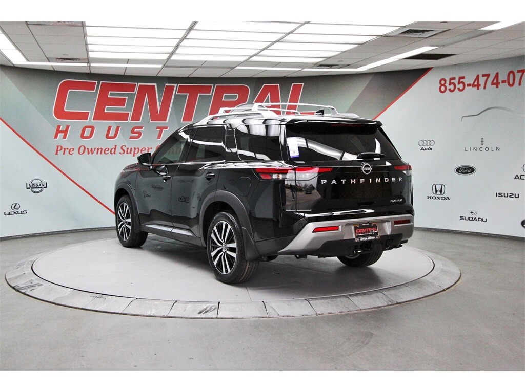 2025 Nissan Pathfinder Platinum photo 4