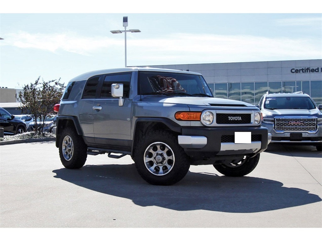 2011 Toyota FJ Cruiser Base's photo