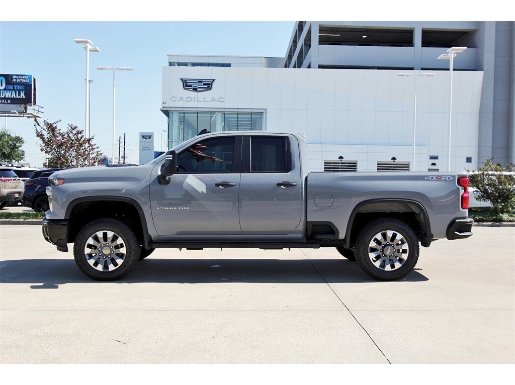 2025 Chevrolet Silverado 2500HD Custom photo 3