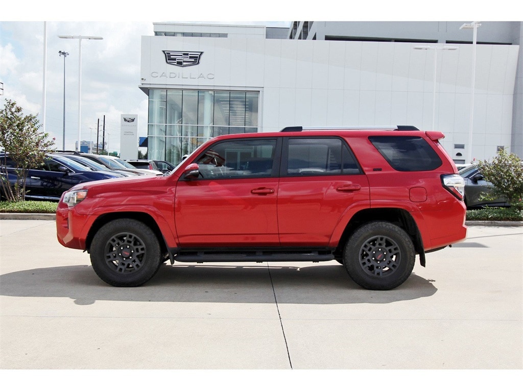 2022 Toyota 4Runner SR5 Premium photo 3