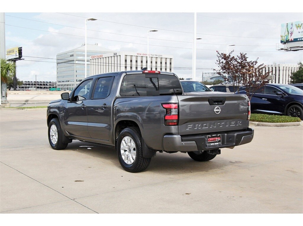 2023 Nissan Frontier SV photo 4