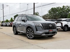 2026 Nissan Pathfinder Platinum SUV