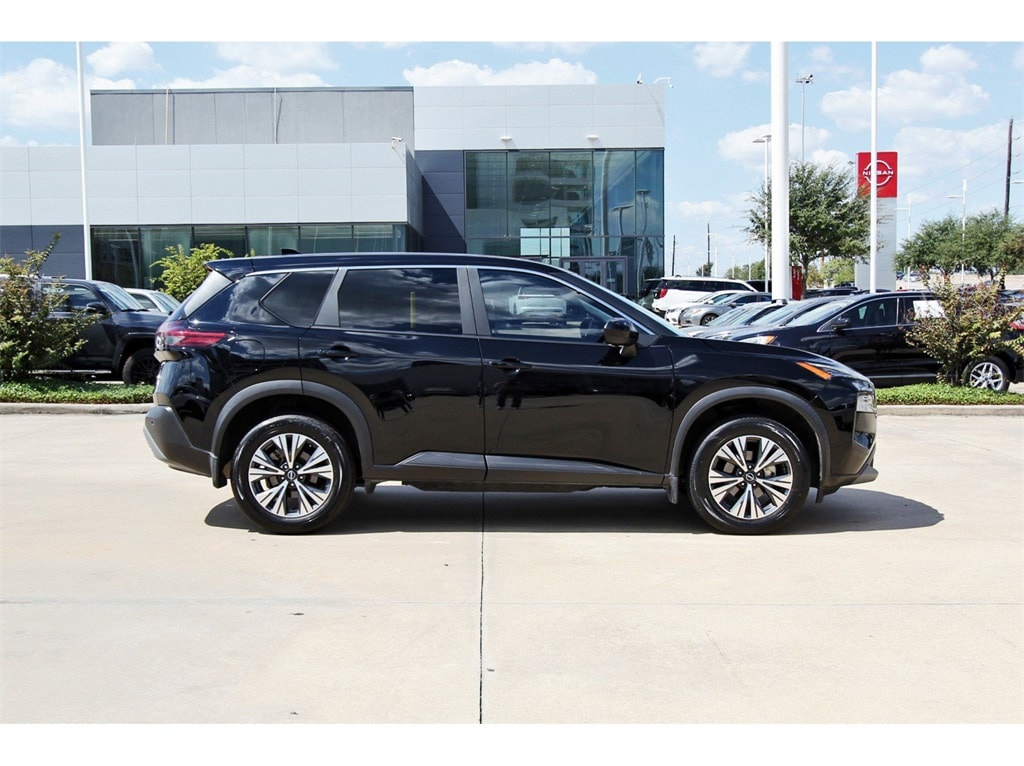 2023 Nissan Rogue SV photo 3