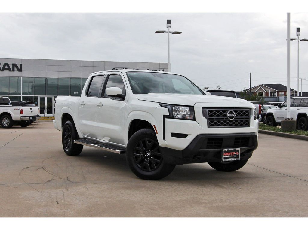 2022 Nissan Frontier SV Crew Cab 4X4 SWB's photo