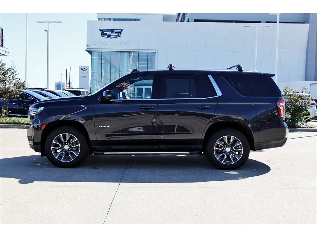 2022 Chevrolet Tahoe LT photo 2