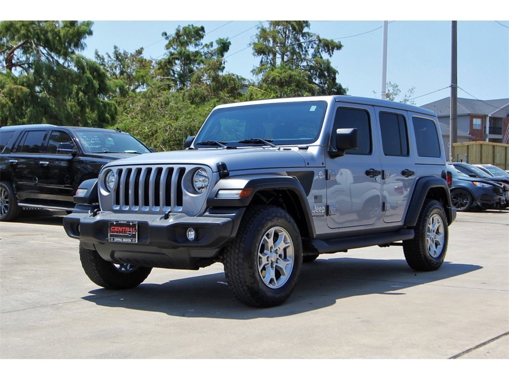 Used 2020 Jeep Wrangler Unlimited Freedom with VIN 1C4HJXDG8LW334505 for sale in Houston, TX