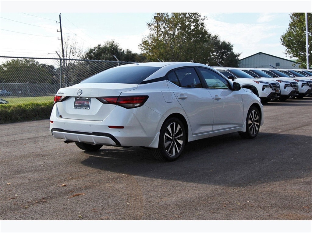 2025 Nissan Sentra SV photo 5