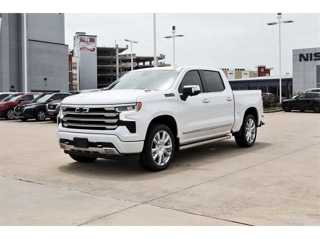 2023 Chevrolet Silverado 1500 High Country photo 2