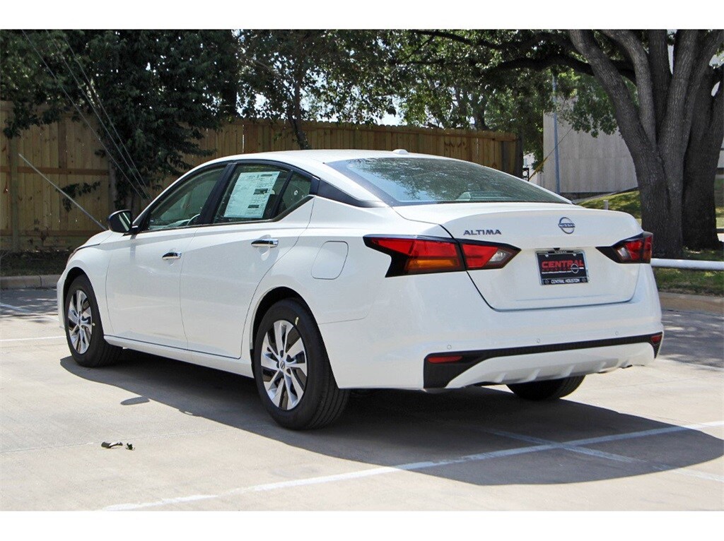 2025 Nissan Altima S photo 3