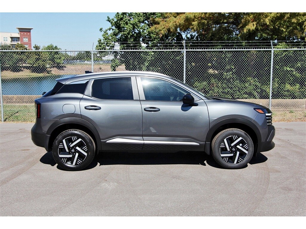 2026 Nissan Kicks SV photo 4
