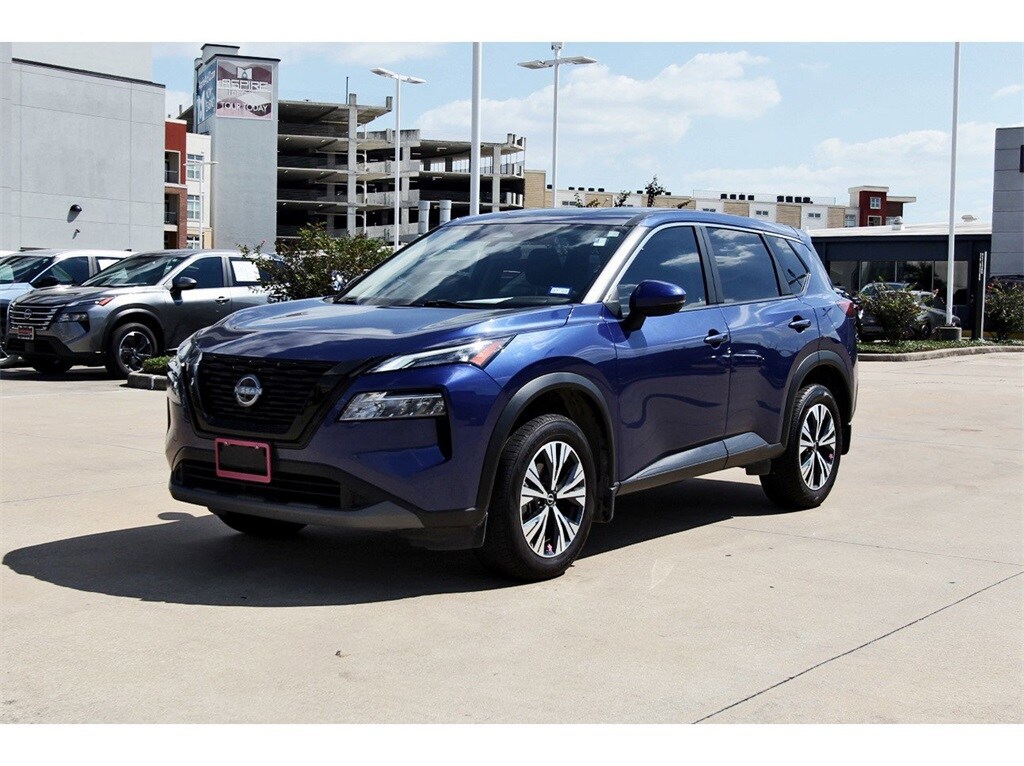 2022 Nissan Rogue SV photo 2