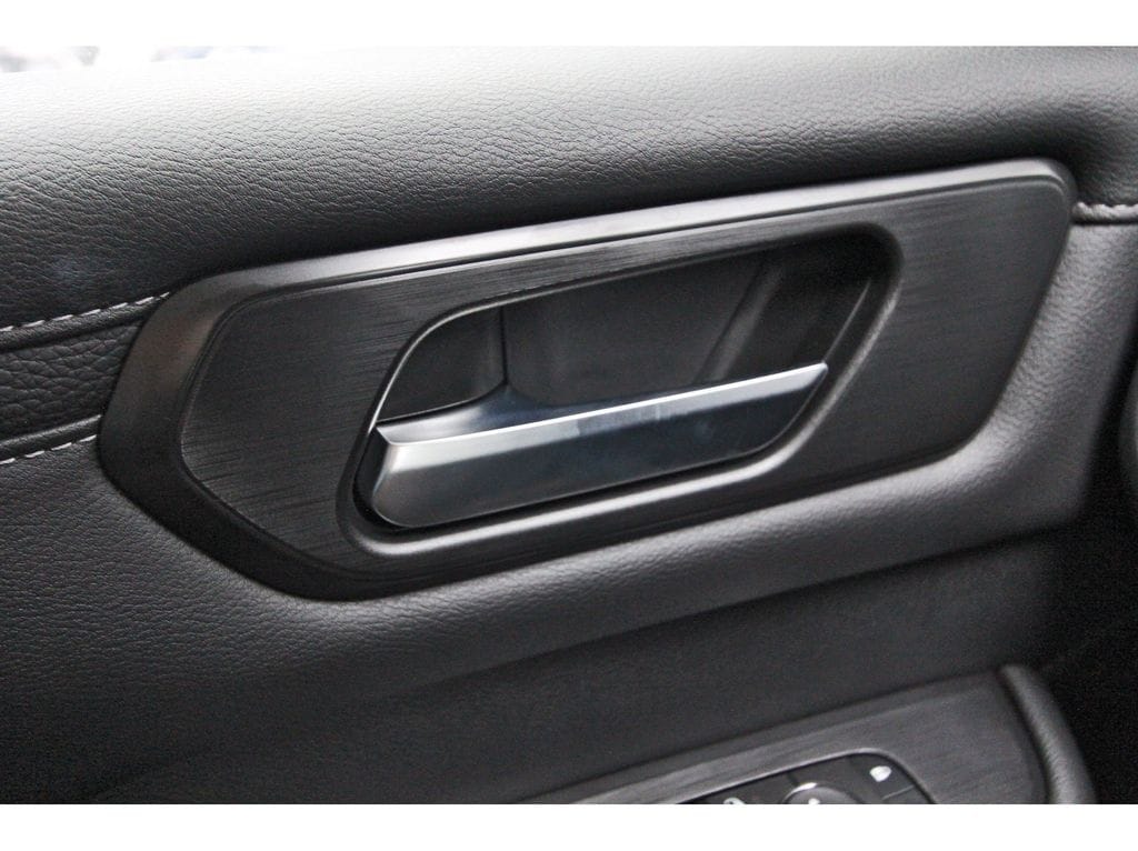 2026 Nissan Armada SV - Photo 17