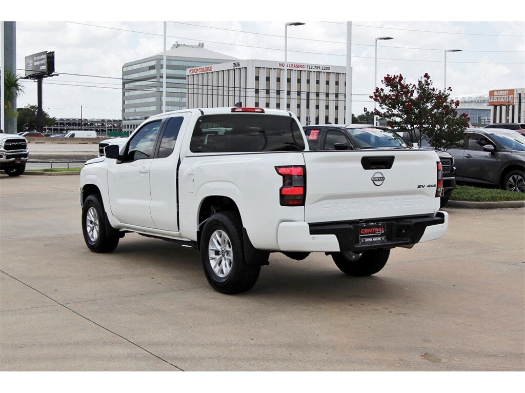 2024 Nissan Frontier SV photo 4