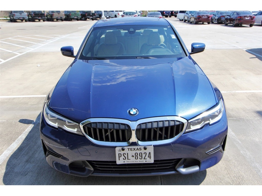 Used 2022 BMW 3 Series 330i with VIN 3MW5R1J08N8C40892 for sale in Houston, TX