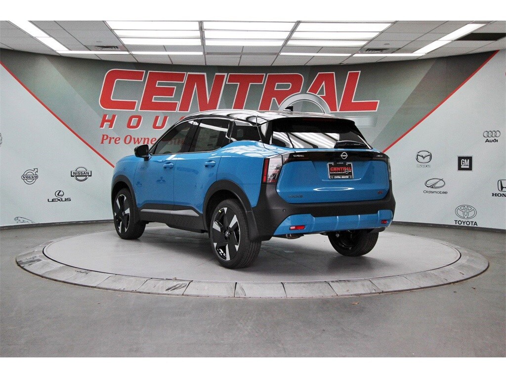 2025 Nissan Kicks SR photo 4