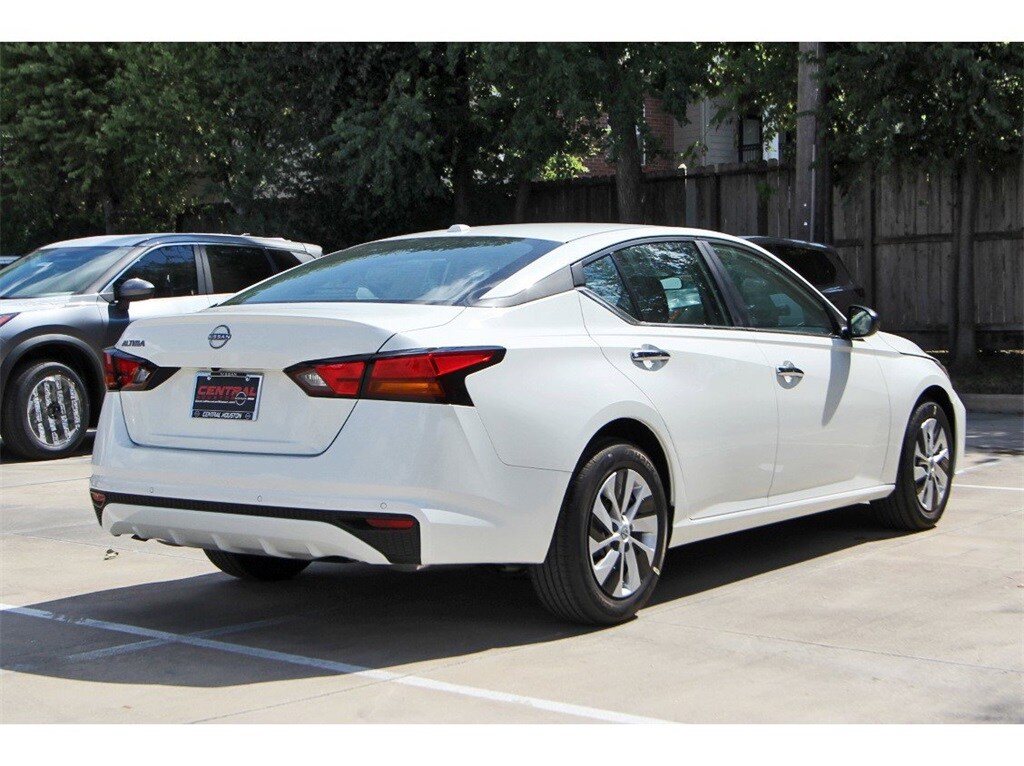 2025 Nissan Altima S photo 4