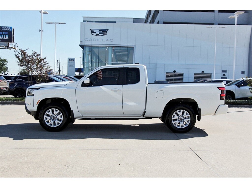 2024 Nissan Frontier SV photo 3