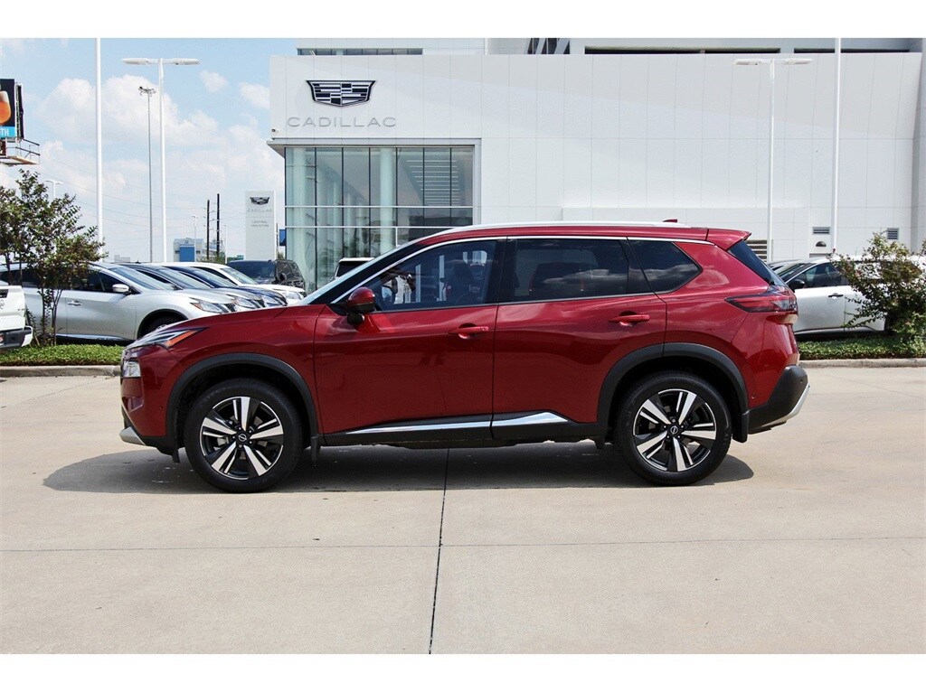 2023 Nissan Rogue Platinum photo 3