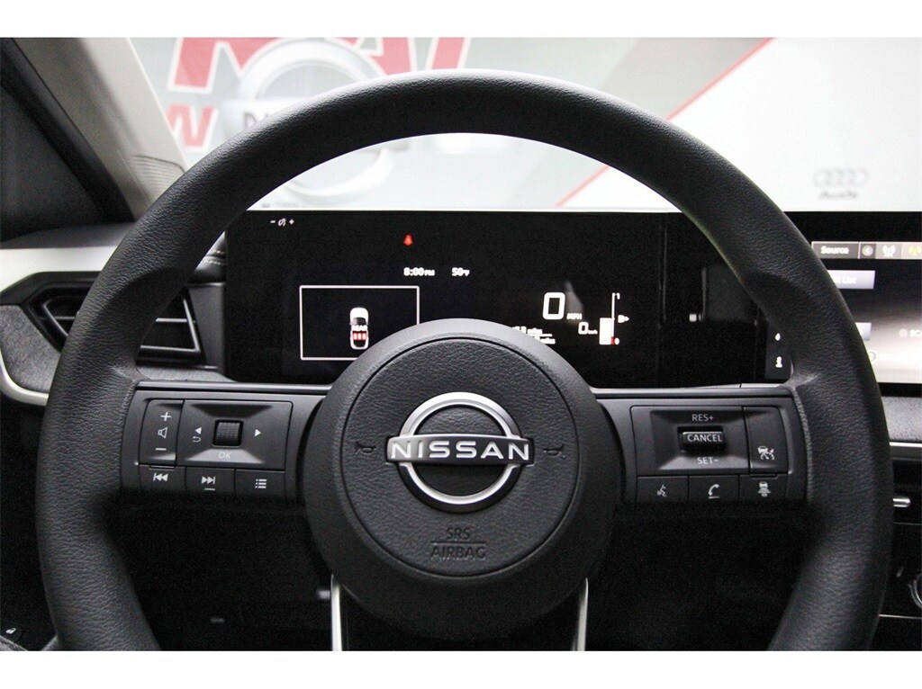 2025 Nissan Kicks SV photo 8
