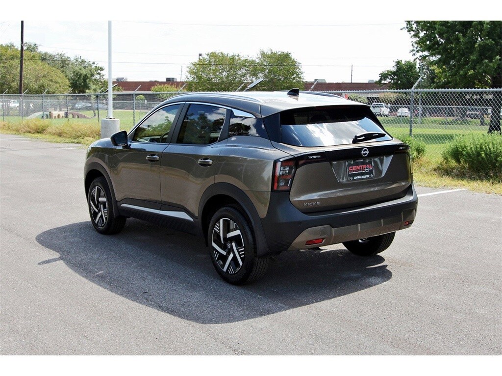 2026 Nissan Kicks SV photo 3
